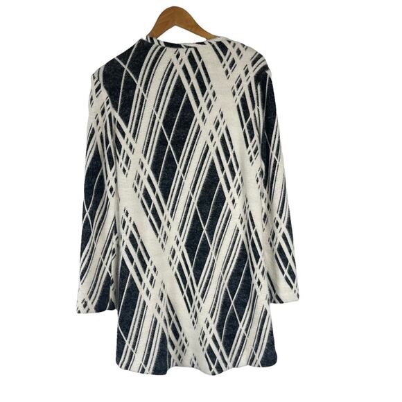 Frank Lyman Abstract Black White Cardigan Sweater Size 10 - Picture 2 of 7